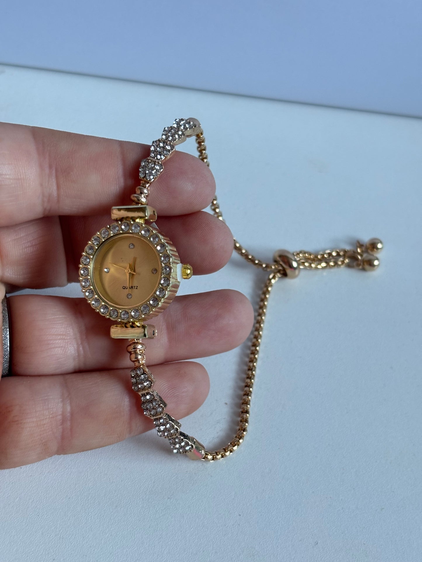 Glamorous Heart-Shaped -Encrusted Quartz Watch with Oval Alloy Case &amp; -Accented Band