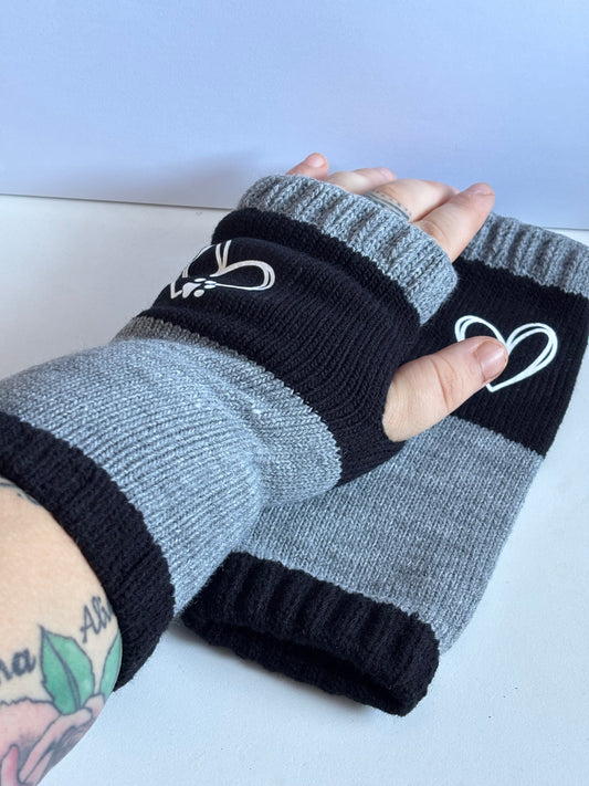 Elegant Heart-Shaped Decorative Color-Blocked Retro Fingerless Gloves